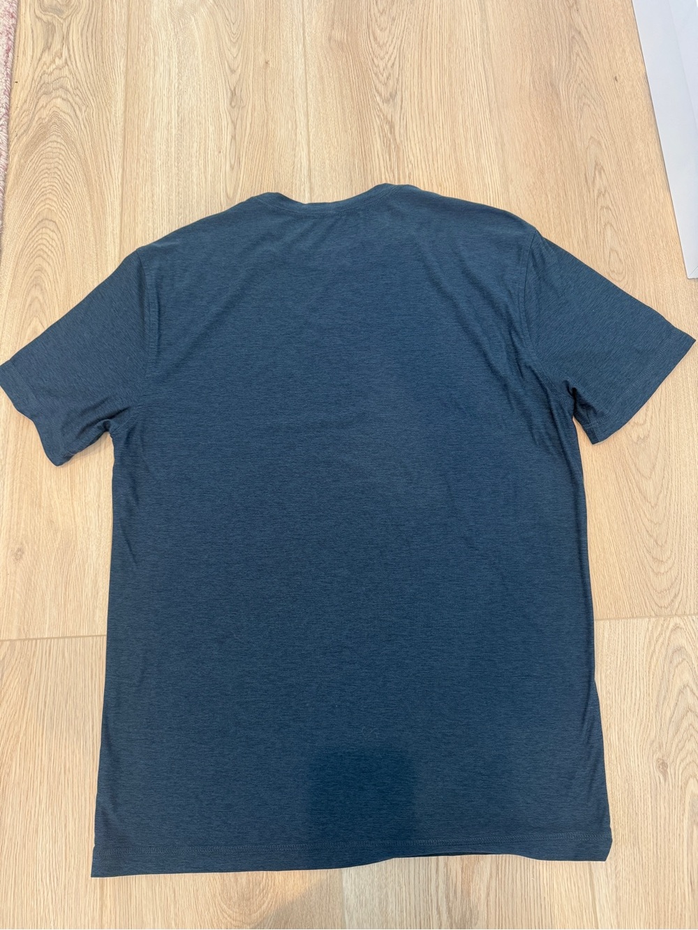 Vuori Strato Tech Tee  Heather Blue Short Sleeve Performance Shirt M - Picture 6 of 7